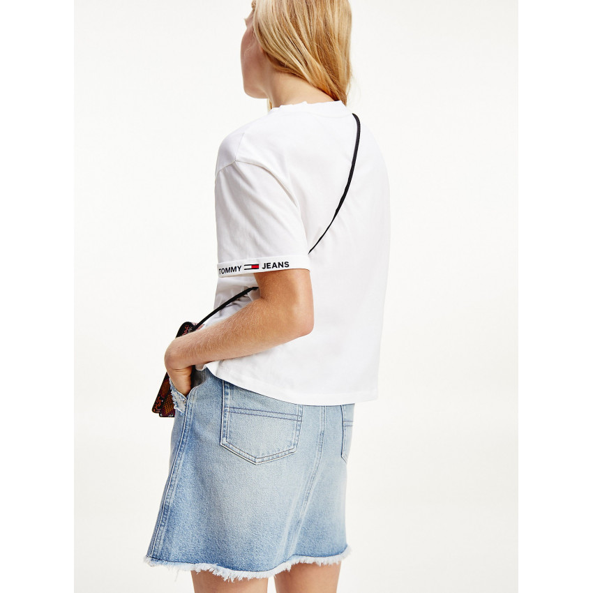 T-shirt femme Tommy Jeans blanc coupe Cropped logo manche référence DW0DW10130 chez CLOANE