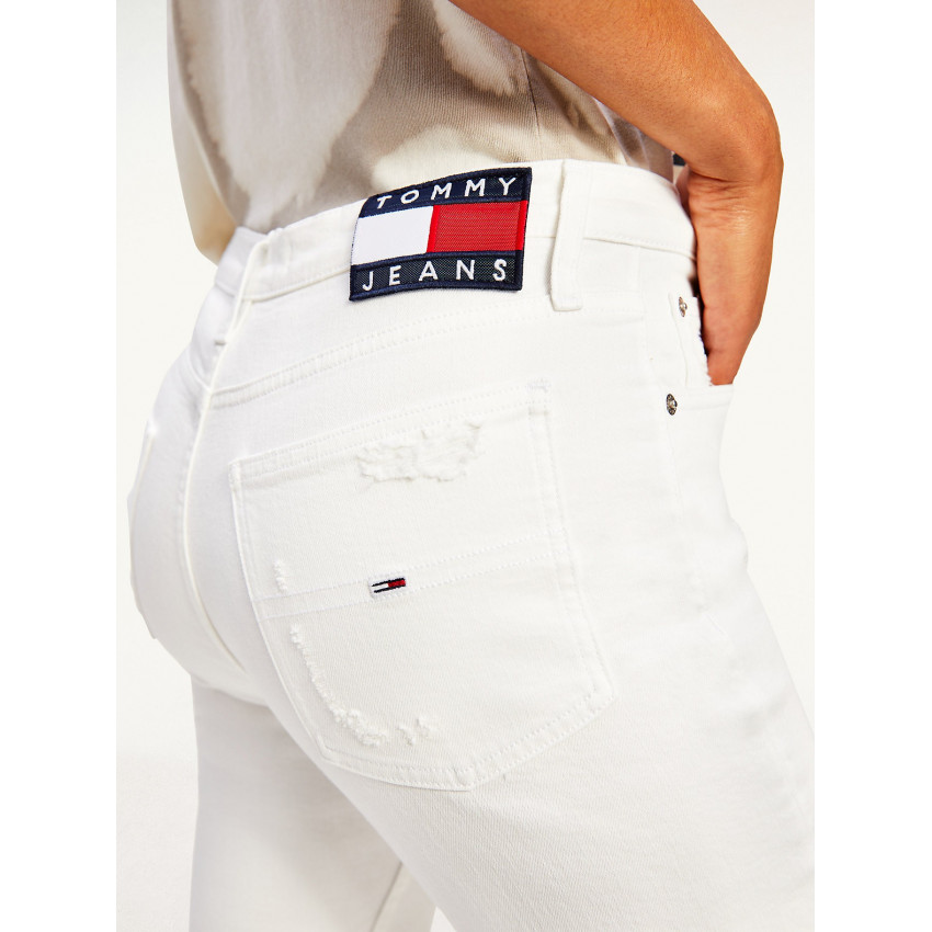 Jeans femme blanc TOMMY JEANS modèle izzy taille haute référence DW0DW09877