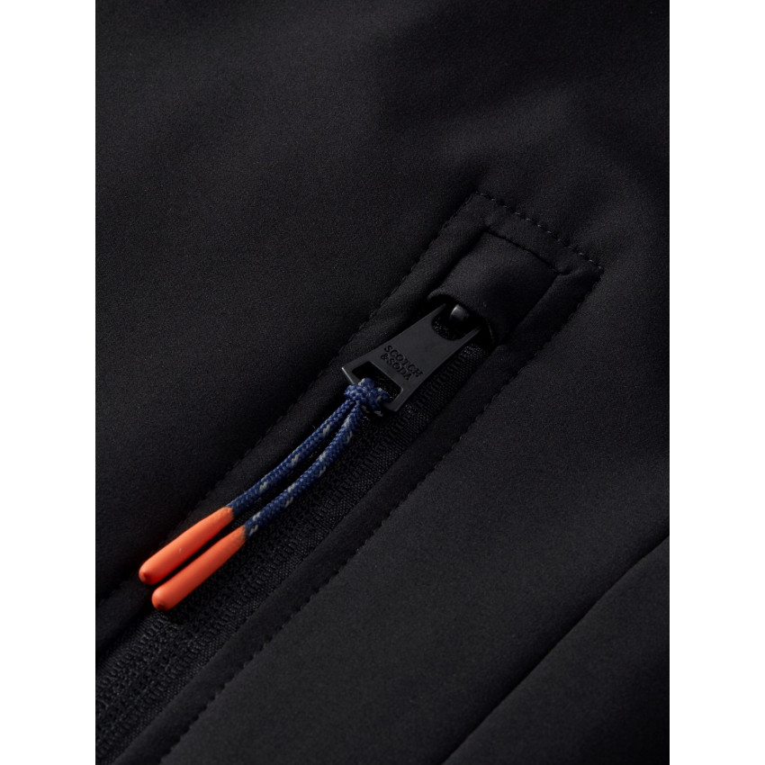 Veste à capuche homme noir SCOTCH AND SODA matière nylon coupe cintrée fermeture à zip bord côte noir référence: 160 652 008 E-S