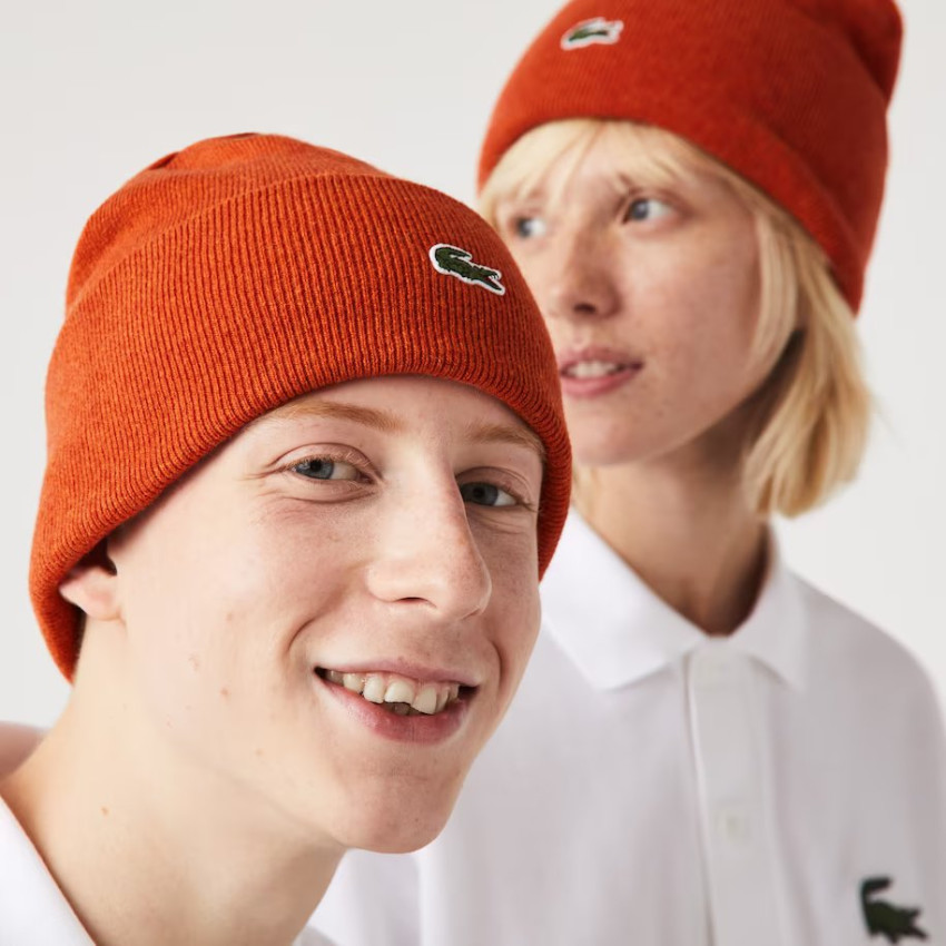 Bonnet unisexe brique Lacoste