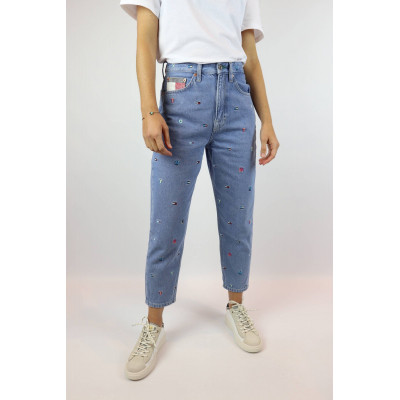 Jeans femme MOM FIT tapered Tommy Hilfiger, petits logos brodé Tommy Jeans all-over référence DW0DW08091, E-shop CLOANE