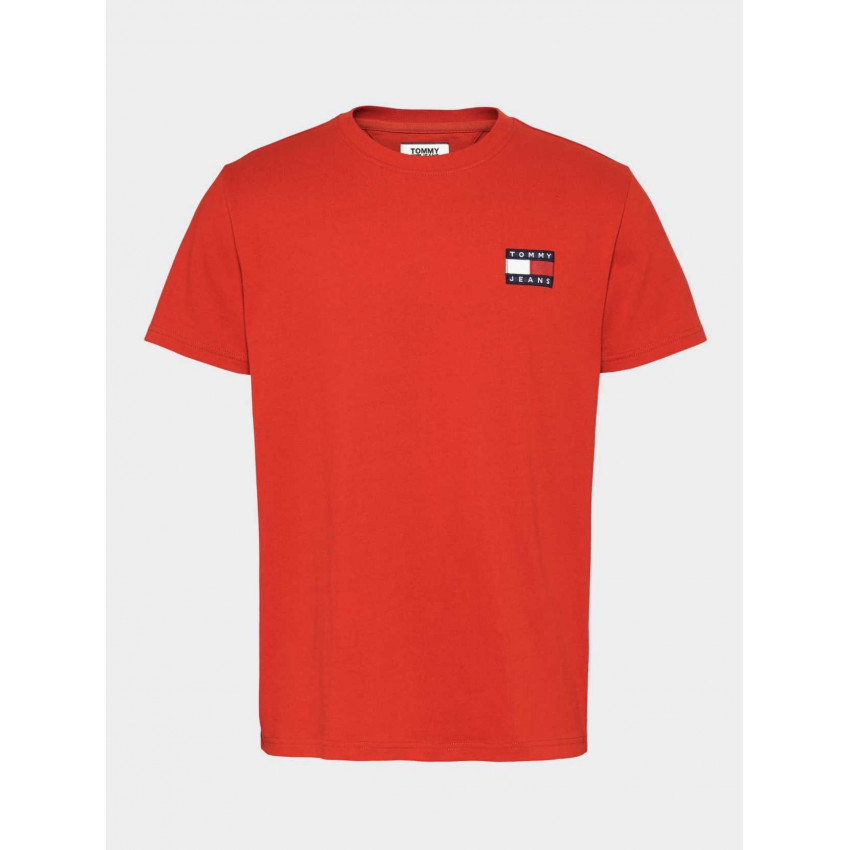T-shirt Femme Tommy Hilfiger Badge Logo Rouge DM0DM06595 XNL, disponible en magasins Cloane à Vannes